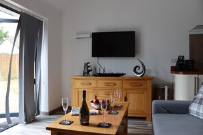 Deluxe Apartment, Multiple Beds, Non Smoking | Living area | Smart TV, DVD player, toys, books - Ferndown Holiday Let (Ferndown)