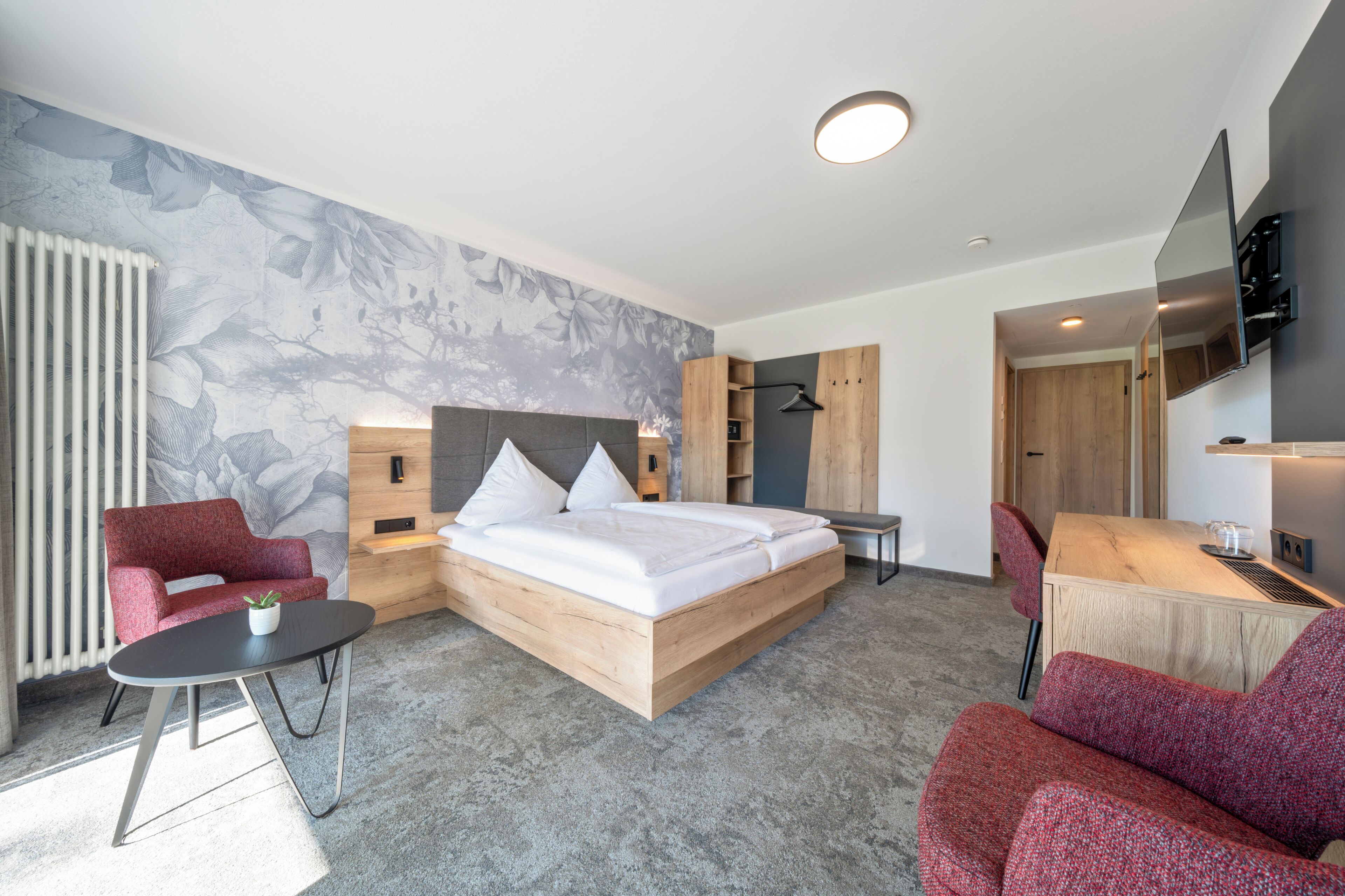 comfort room, balcony | 1 bedroom, in-room safe, desk, free wifi