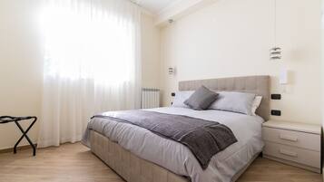 Deluxe Double Room (Mergellina) | Premium bedding, in-room safe, individually decorated