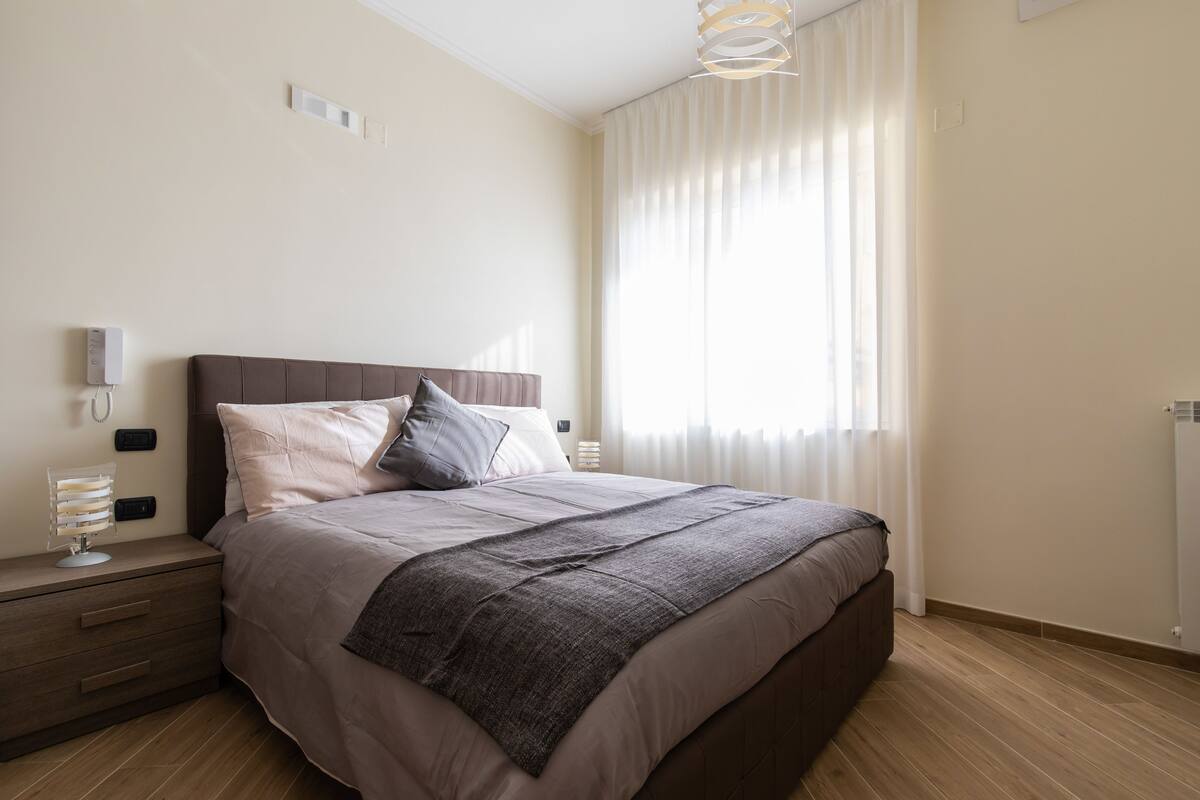Habitación doble Deluxe, vista al mar (Posillipo) | Ropa de cama de alta calidad y caja de seguridad en la habitación 