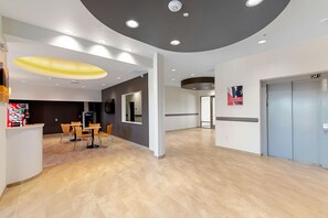 Siddeområde i lobbyen
