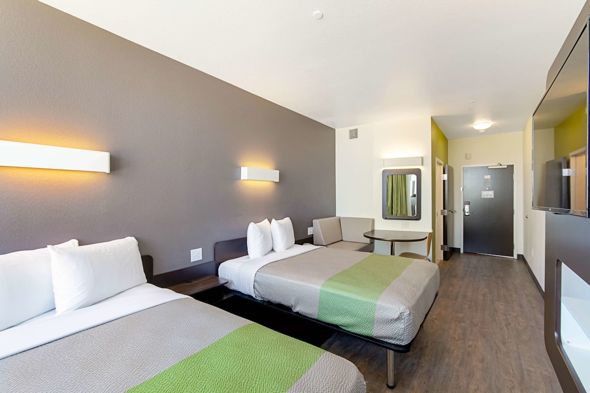 Wifi gratis y ropa de cama