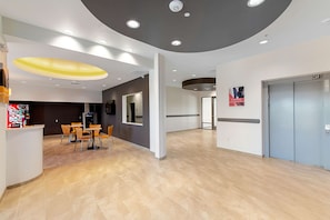 Lobby - Studio 6 Austin, TX - Airport (Austin)
