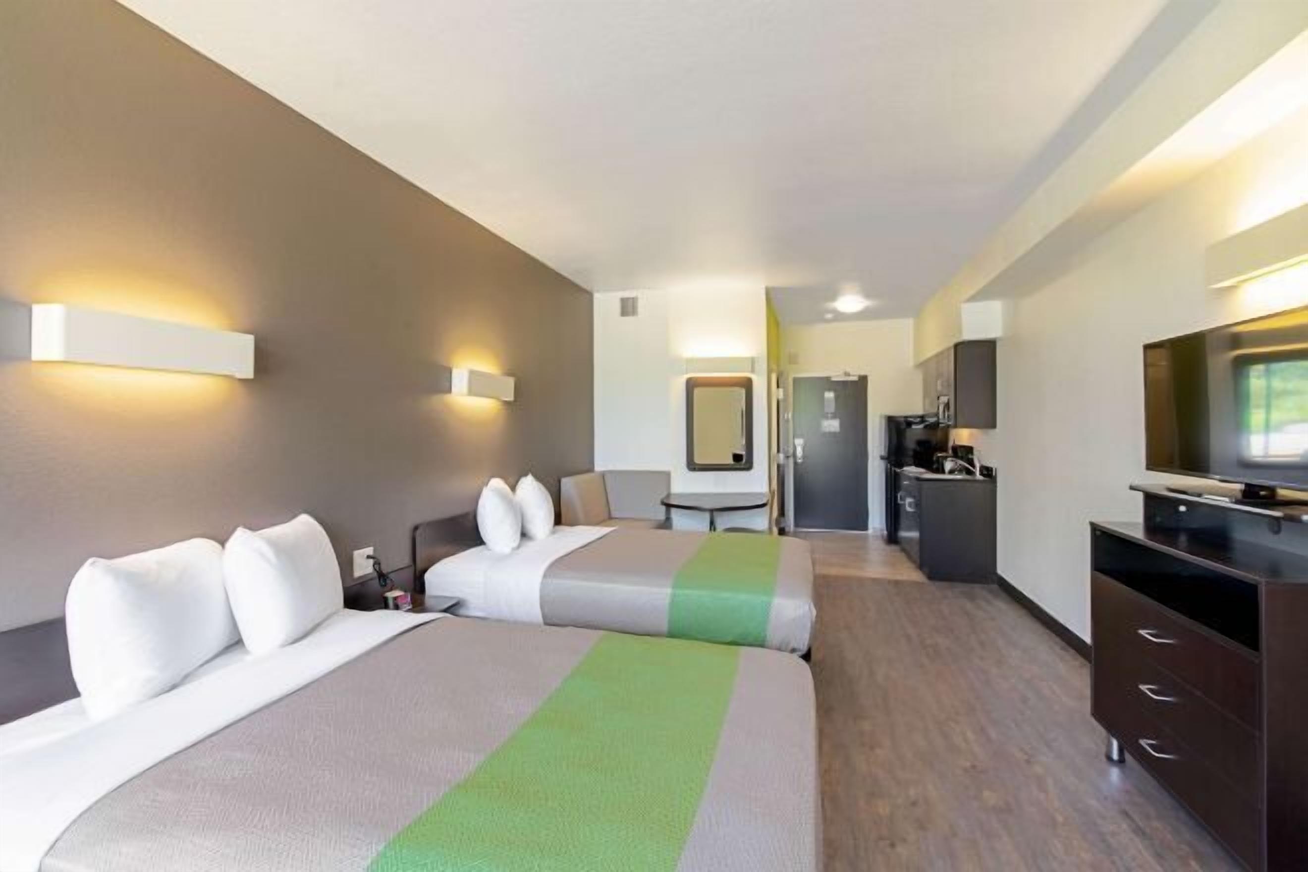 Laptop workspace, free WiFi, bed sheets