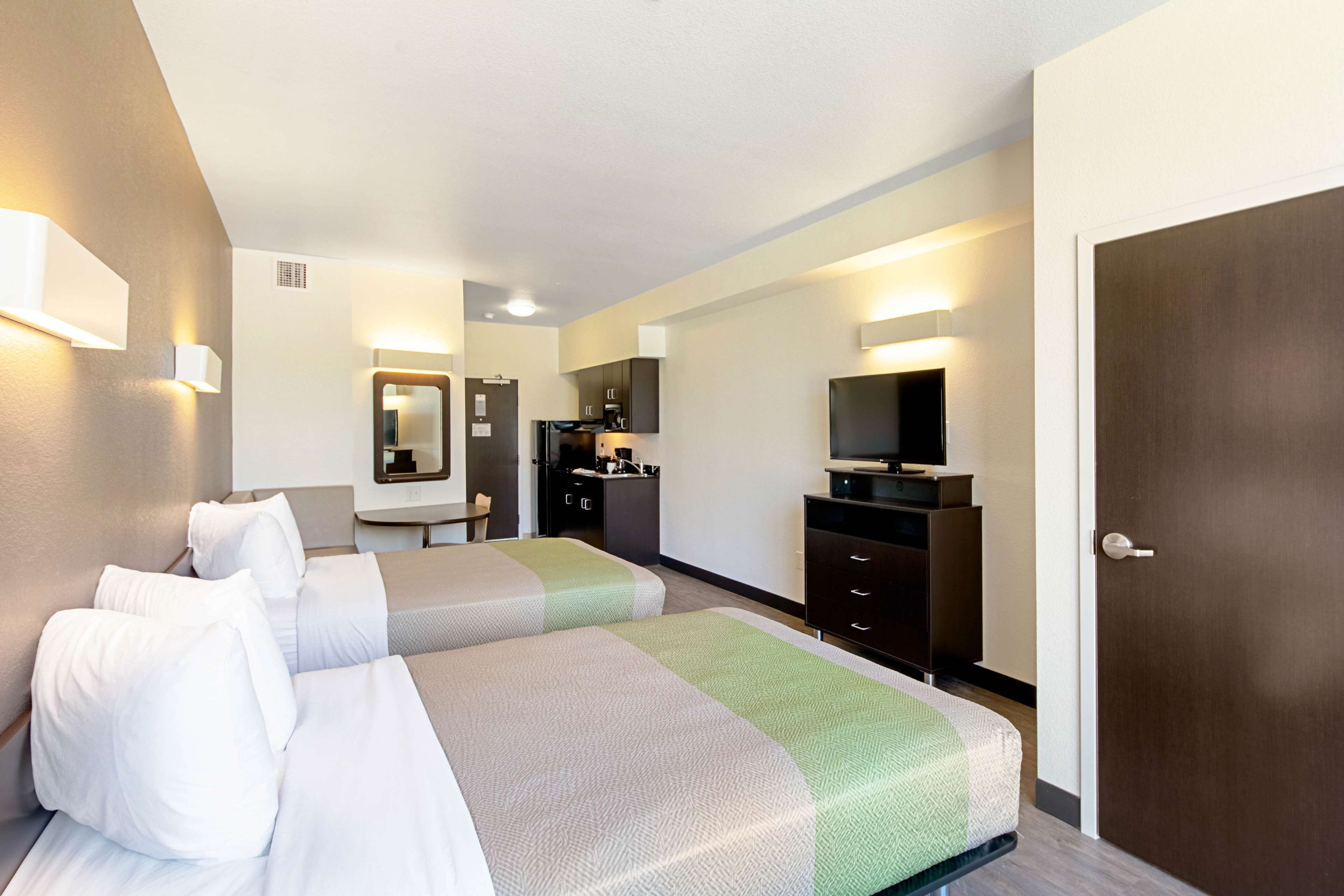 Espace de travail pour ordinateur portable, Wi-Fi gratuit, draps fournis