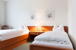 Twin Room | Down duvets, desk, iron/ironing board, cots/infant beds