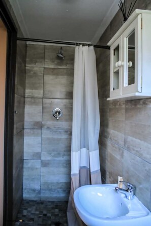 Standard Double Room | Free WiFi, bed sheets