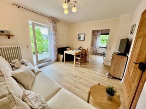 Comfort appartement, 2 slaapkamers (Königsberg) | Individueel gemeubileerd, verduisterende gordijnen, gratis babybedden