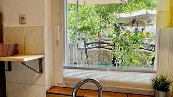 Apartment (Dornfelder) | Dapur peribadi | Peti sejuk/penyejuk beku saiz penuh, ketuhar gelombang mikro, dapur