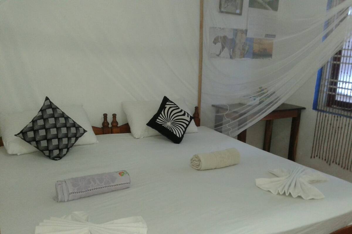 Comfort tweepersoonskamer, 1 tweepersoonsbed, roken, uitzicht op tuin | Een bureau, gratis wifi