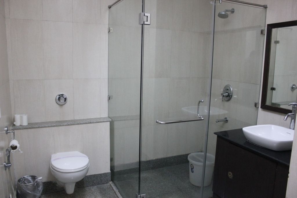 Standard Double Room, Accessible, Garden View | Bathroom | Shower, rainfall showerhead