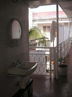 Perincian bahagian luar