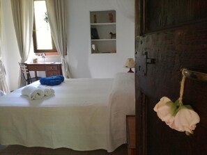 Rollaway beds, free WiFi, bed sheets
