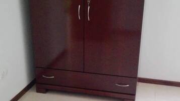 Apartment, 2 Bedrooms | Room amenity
