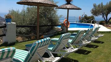 Outdoor pool, sun loungers