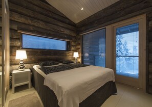 Villa, varias camas | Tabla de planchar con plancha, camas supletorias, wifi gratis