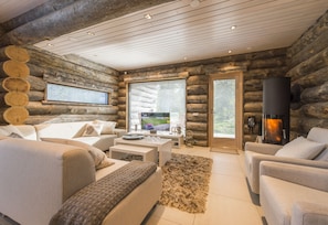 Flat-screen TV, fireplace - Villa Kuusirinne B (Kuusamo)