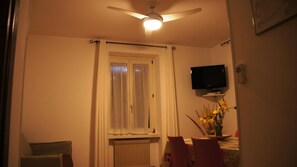 Bureau, lits bébé (en supplément), Wi-Fi gratuit