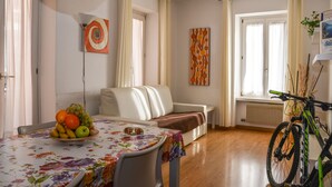 Leilighet, 1 soverom, balkong (2-4 Pax) | Oppholdsområde | TV