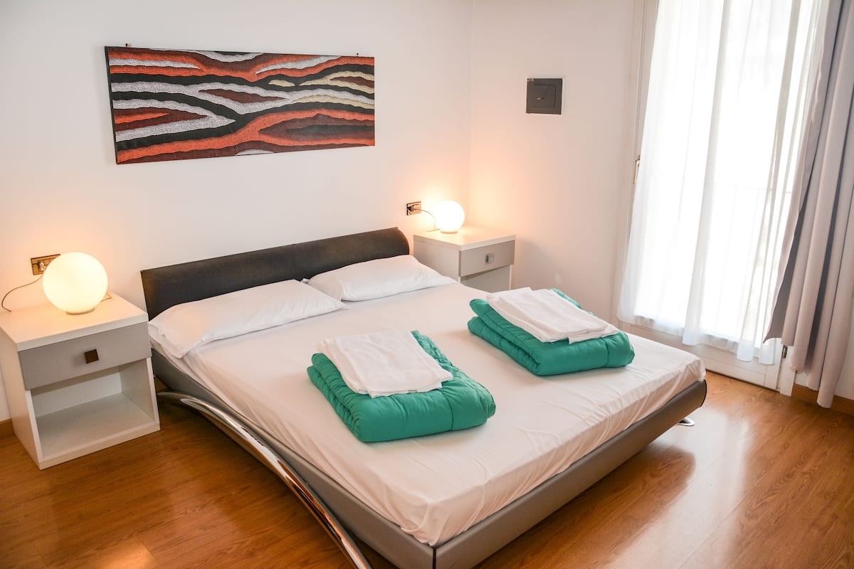 Apartment, 2 Bedrooms, Balcony (3-6 Pax) | Desk, cribs (surcharge), WiFi (free)