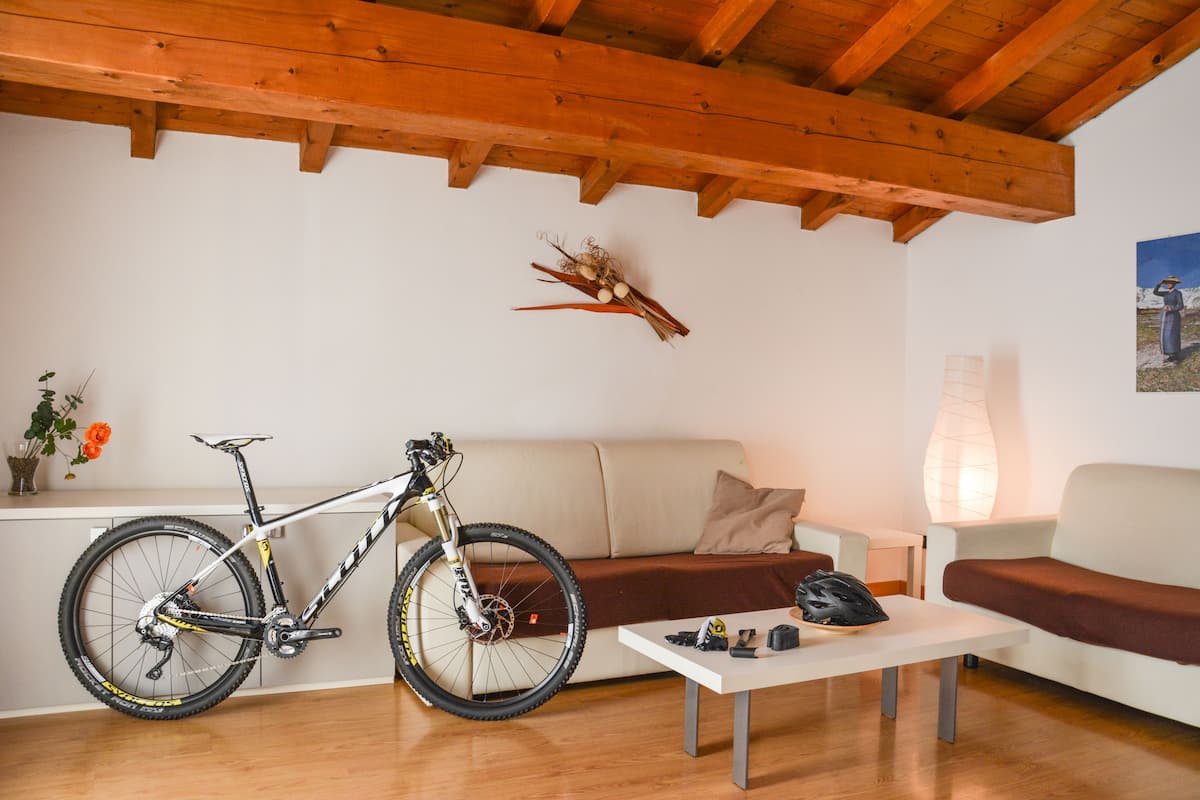 Apartment, 2 Bedrooms (3-6 Pax) | Living area