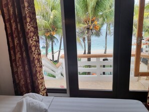 Premium bedding, in-room safe, desk, blackout curtains - Marnin's Place Boracay (Boracay Island)