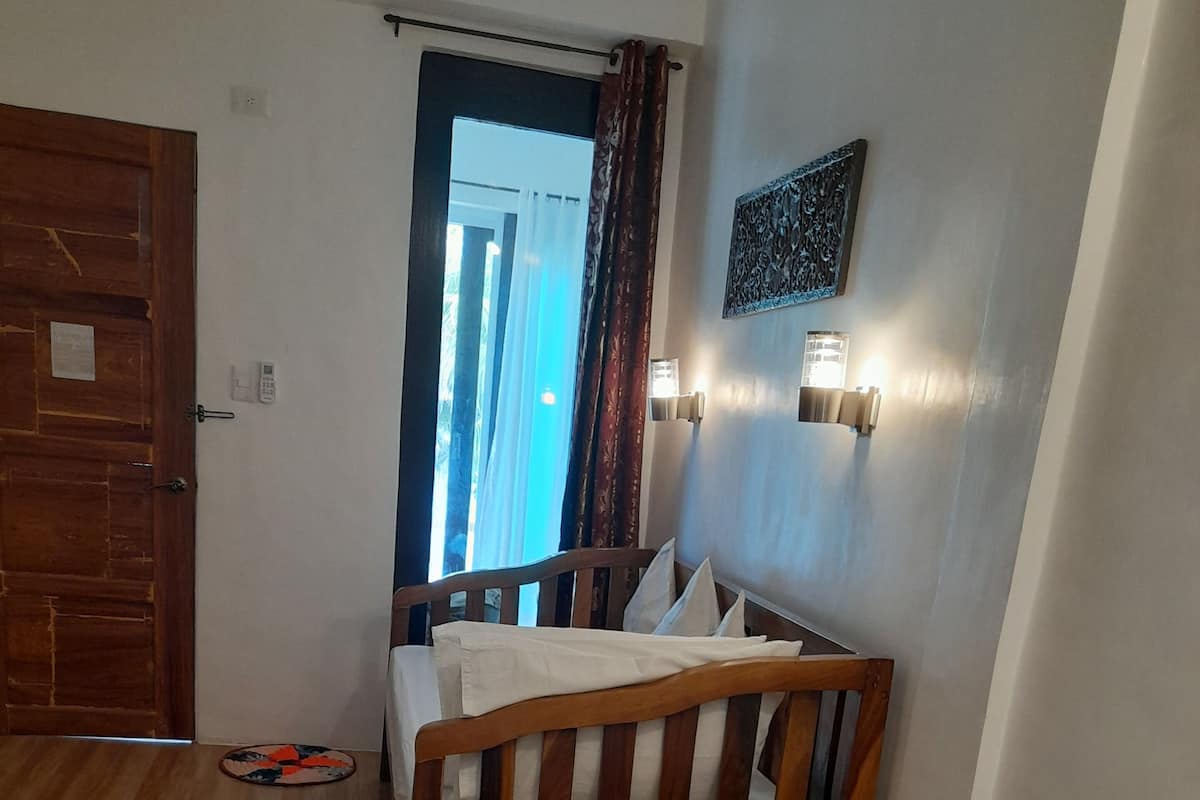 Deluxe Room, 1 Bedroom, Non Smoking, Beachfront | Premium bedding, in-room safe, desk, blackout curtains