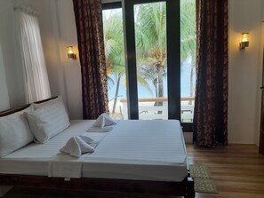 Premium bedding, in-room safe, desk, blackout curtains - Marnin's Place Boracay (Boracay Island)