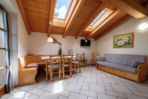 Apartment, 2 Bedrooms (3-6 Pax Margherita) | Living area