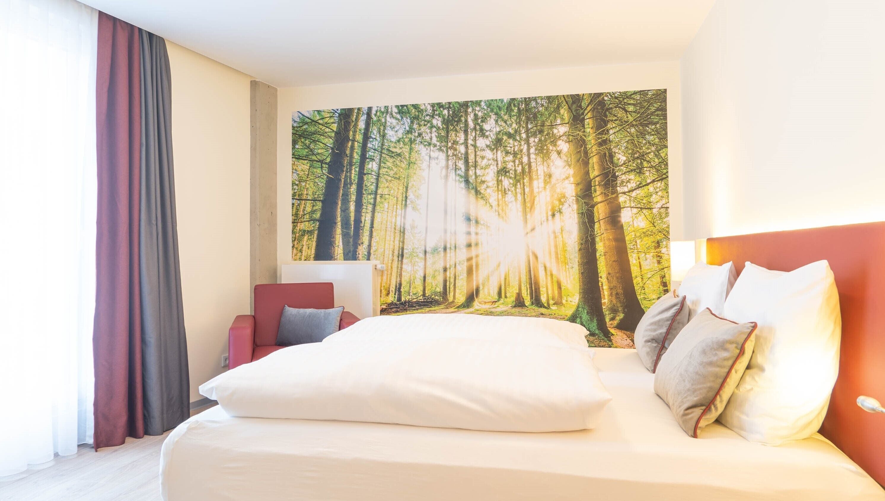 1 bedroom, hypo-allergenic bedding, in-room safe, desk