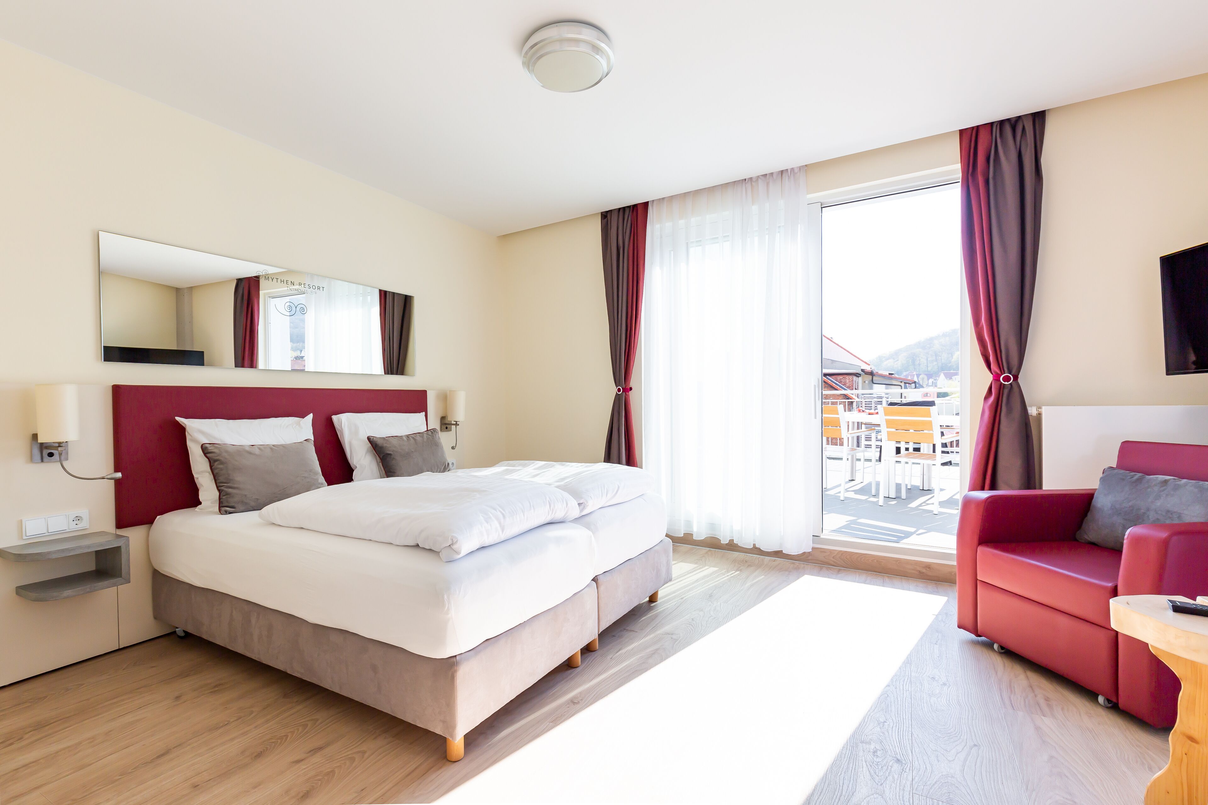 junior room, valley view | 1 bedroom, hypo-allergenic bedding, in-room safe, desk