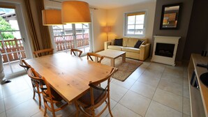 Apartment (Apartment Ski & Golf) | Living area | TV - Apartment Ski & Golf Kaprun (Kaprun)