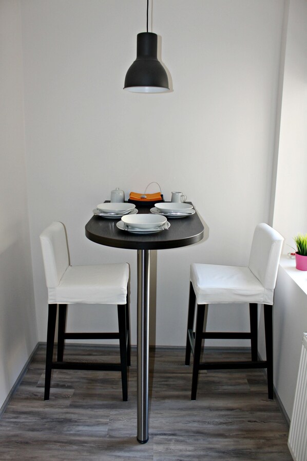 In-room dining - Baltazar Studio Apartment (Zagreb)