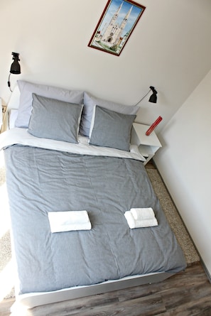 Frette Italian sheets, premium bedding, memory-foam beds