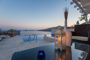 Villa, 4 Bedrooms | Terrace/patio