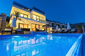 Villa, 4 Bedrooms | Terrace/patio