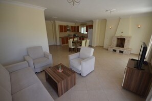Villa, 3 chambres | Salle de séjour