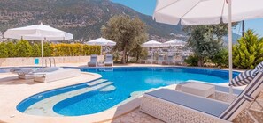 Villa, 5 Bedrooms | Private pool