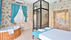 Villa, 2 habitaciones | Tina de hidromasaje privada