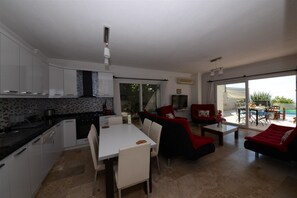 Villa, Multiple Bedrooms | Living area