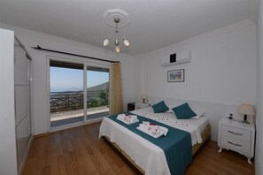 Villa, varias habitaciones | 7 habitaciones, tabla de planchar con plancha y ropa de cama 