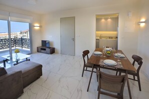 In-room dining - Mythical Sands Resort (Paralimni)