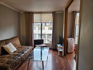 Comfort Apartment, 1 Bedroom | Living area | Smart TV, Netflix - UH ApartHotel Lastarria 70 (Santiago)