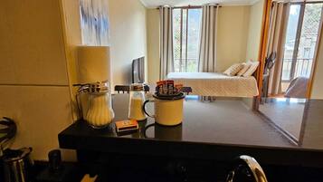 Comfort Apartment, 1 Bedroom | Private kitchen | Fridge, microwave, oven, stovetop