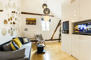 Apartment, 1 Bedroom | Living room