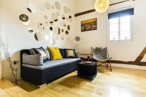 Apartment, 1 Bedroom | Living room