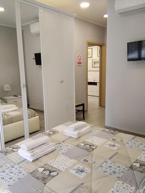 Free WiFi, bed sheets