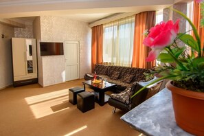 Suite, balkong | Wi-fi (inkludert)