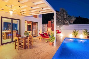Front of property – evening/night - Villa Tena (Kas)