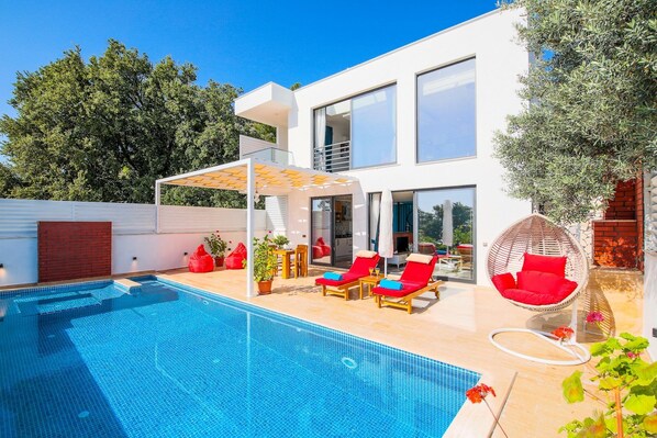 Front of property - Villa Tena (Kas)